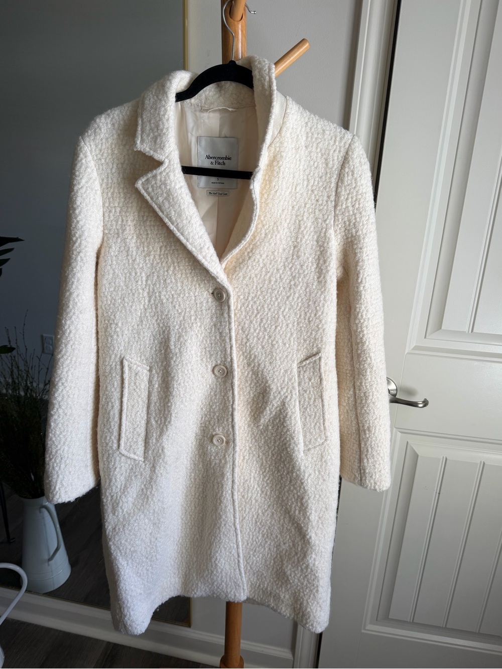 Abercrombie & Fitch Cream Bouclé Single-Breasted Coat